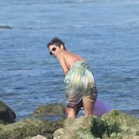 Halle Berry spends her 45th birthday on Malibu Beach photos | Picture 59741